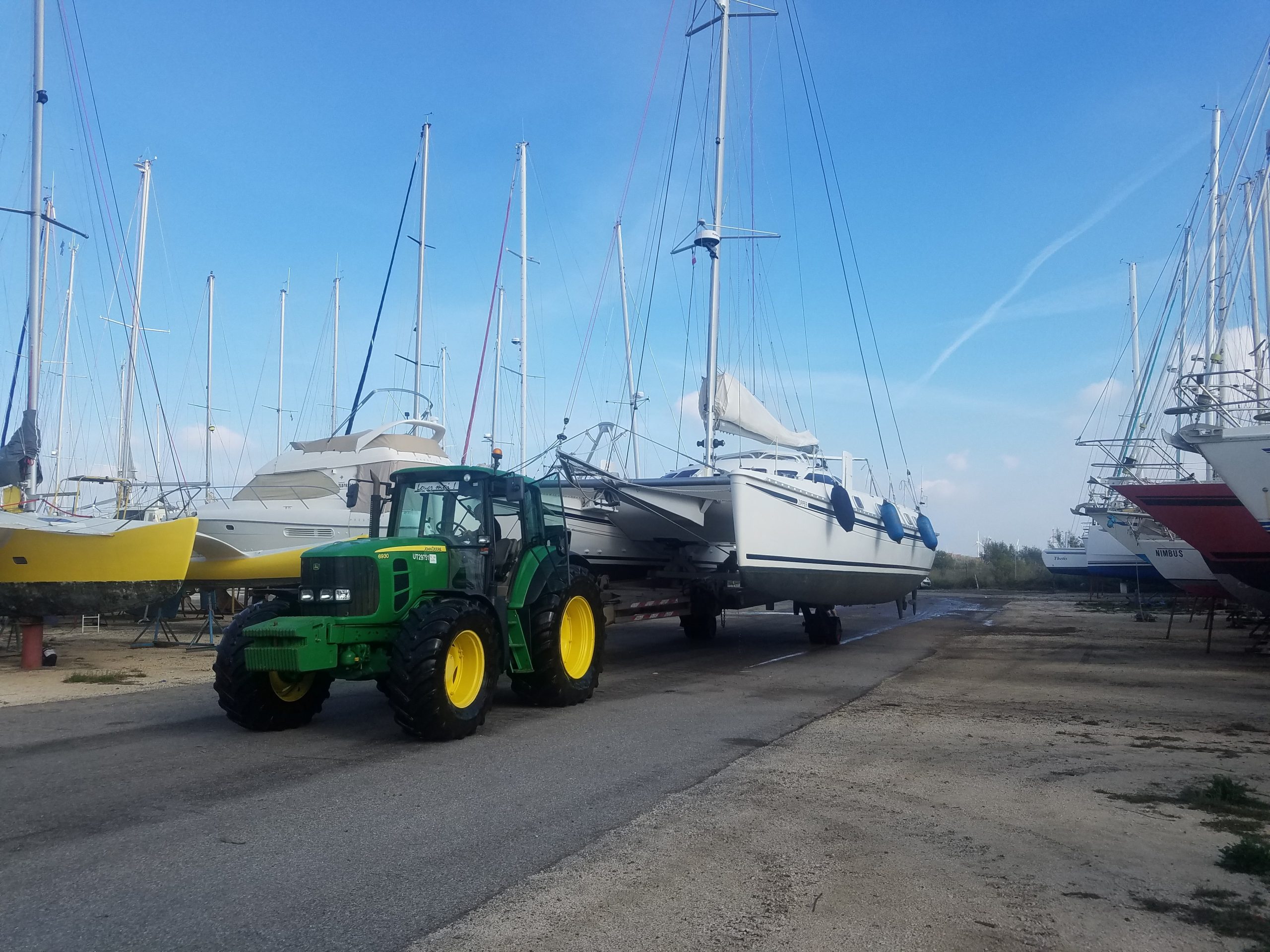 20191029_1102021 Port a sec Port Navy Service - Place de port pour un Catamaran OUTREMER 45