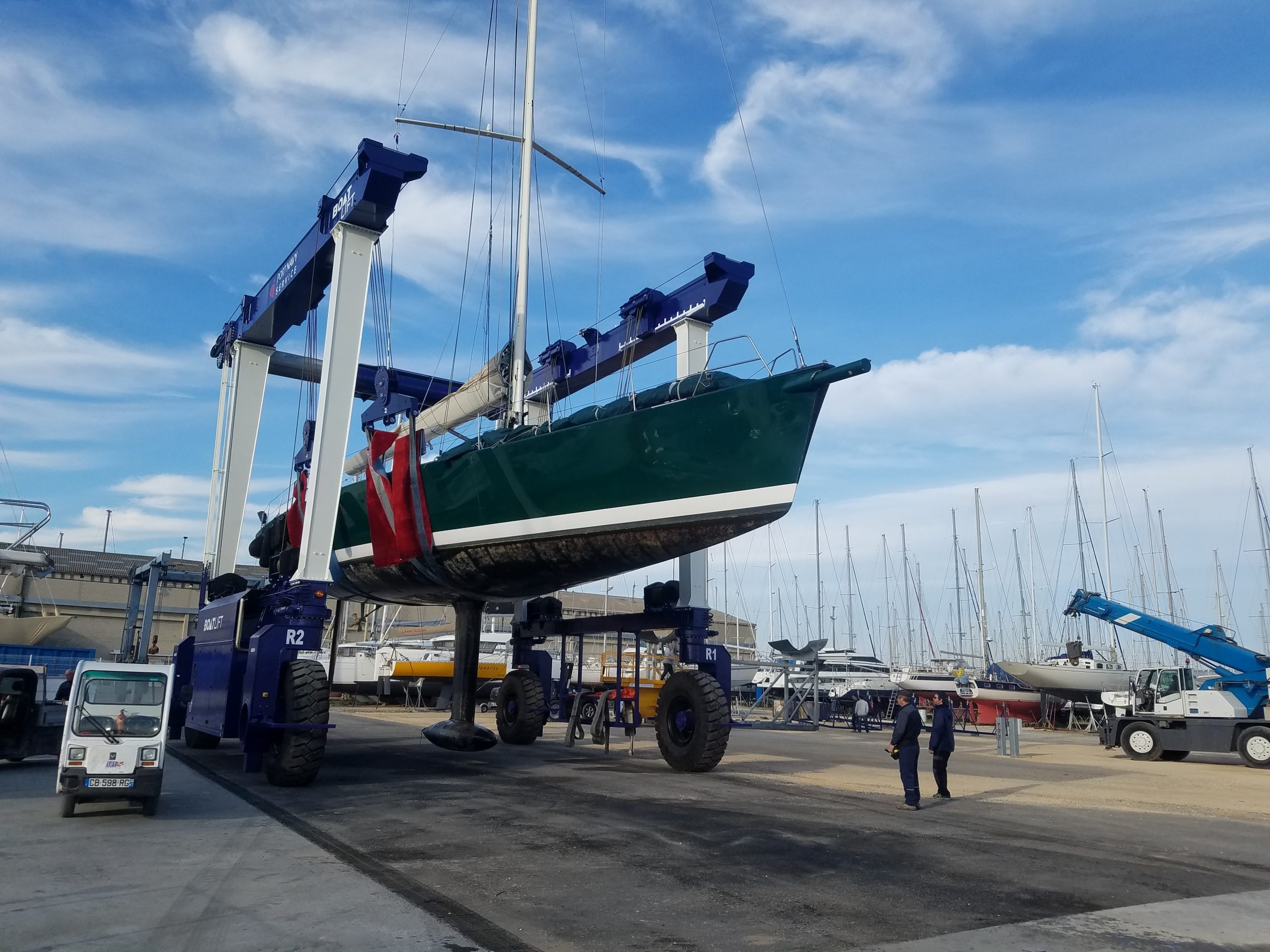 travelift 120 tonnes port à sec wally77 à port navy service