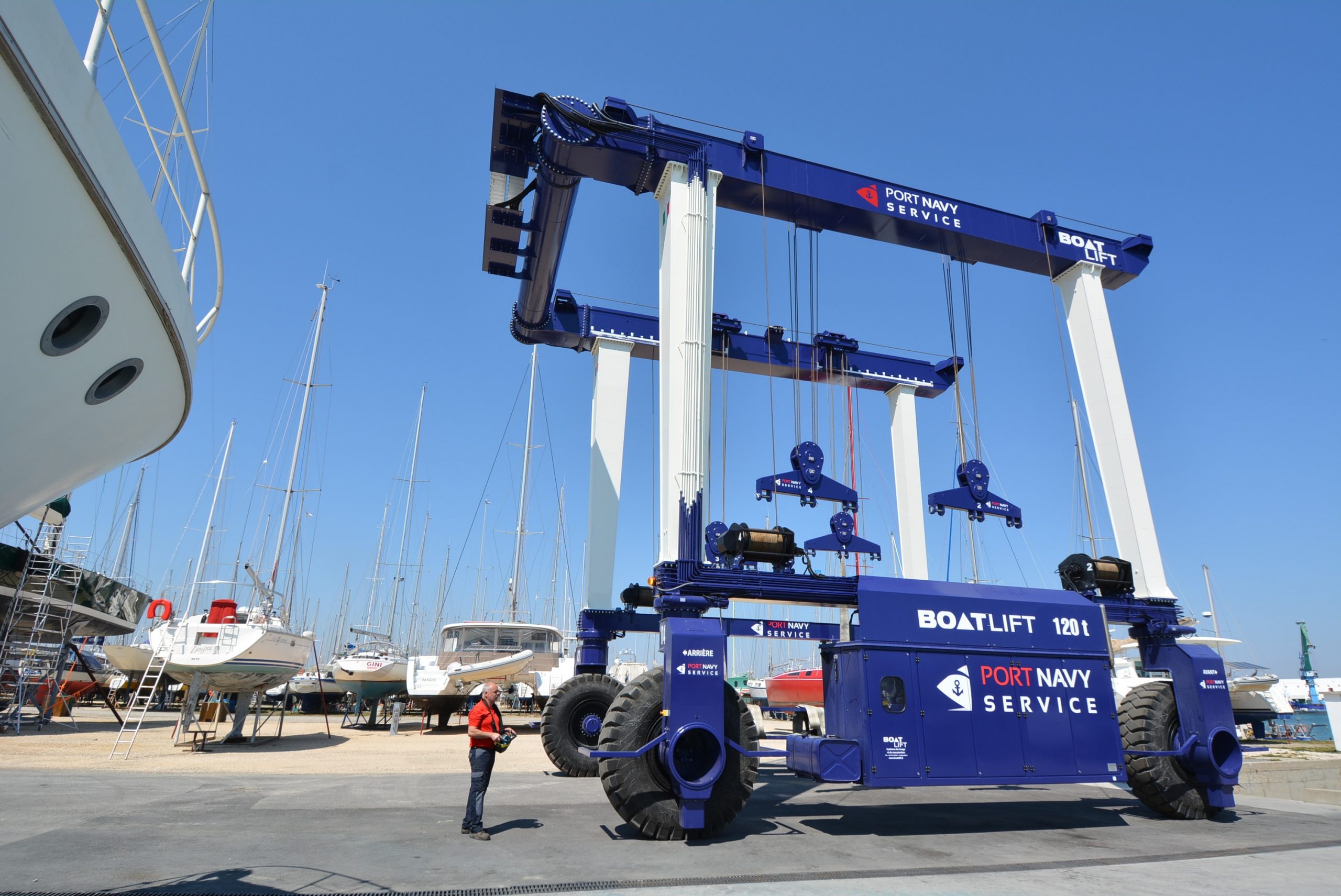 travelift 120 tonnes port navy service 2 travelift 120 tonnes port navy service 2